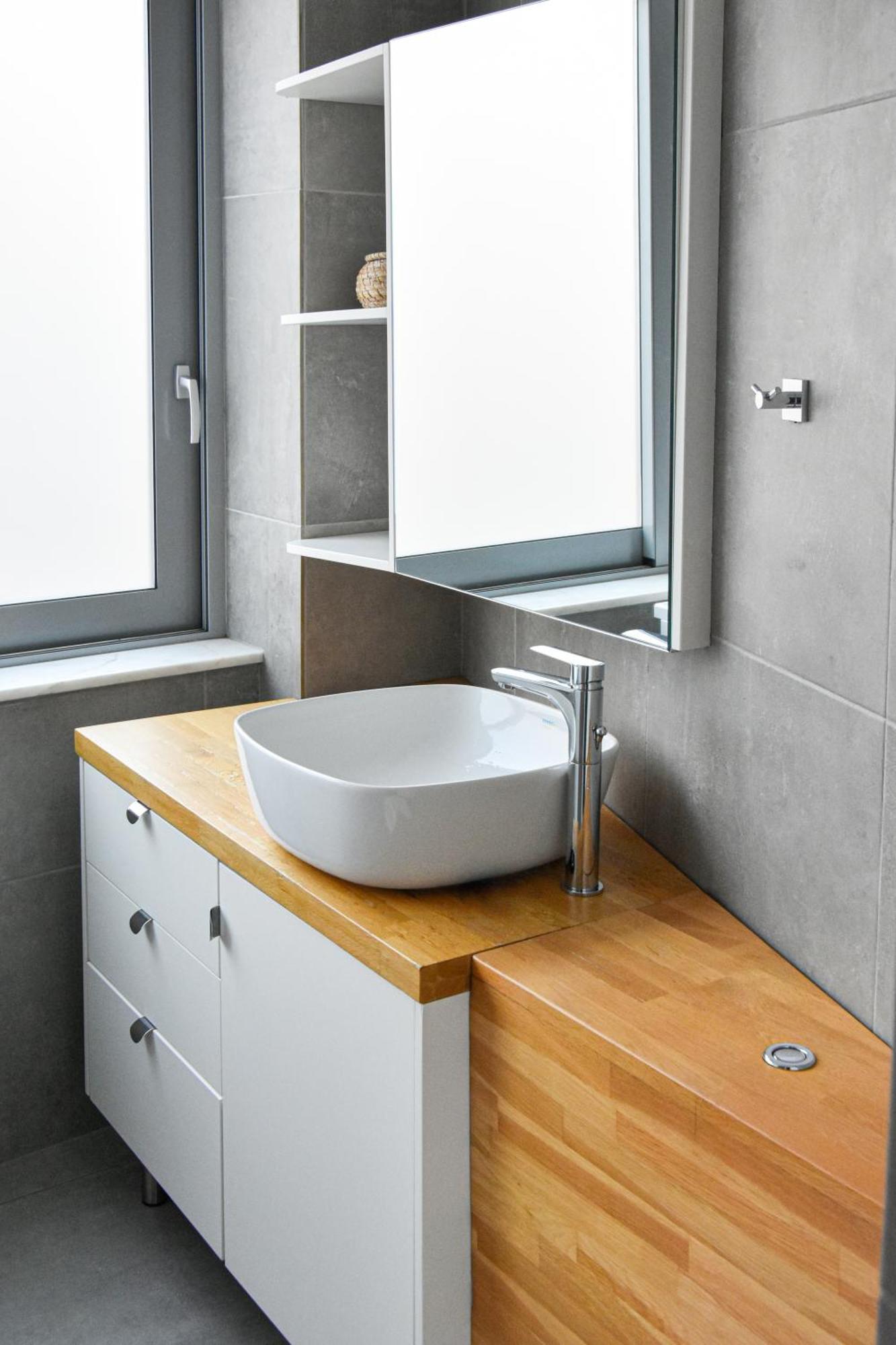 Monastiraki Panorama: Spacious Living Apartment